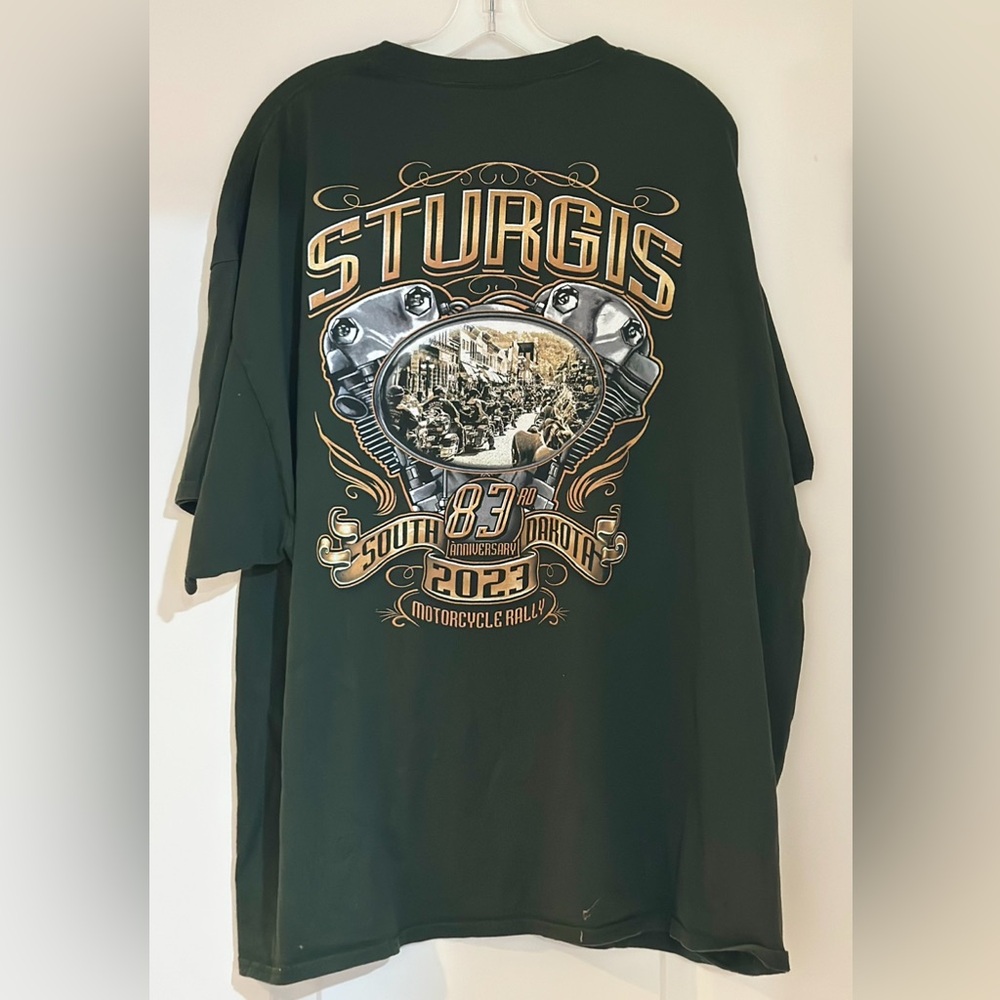 Gildan Men's Dark‎ Green Sturgis 2023 Tee